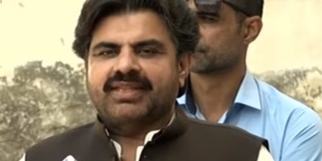 اتنی ویکسین دستیاب نہیں جتنے لوگ لگوانے آرہے ہیں: ناصر شاہ