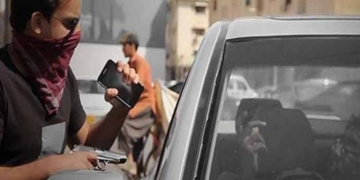 لاہور میں ڈاکو راج، 12 گھنٹوں میں 11 شہریوں کو لوٹ لیا گیا