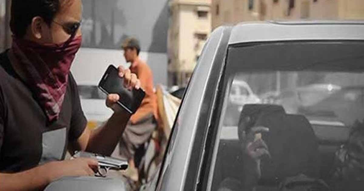 لاہور میں ڈاکو راج، 12 گھنٹوں میں 11 شہریوں کو لوٹ لیا گیا