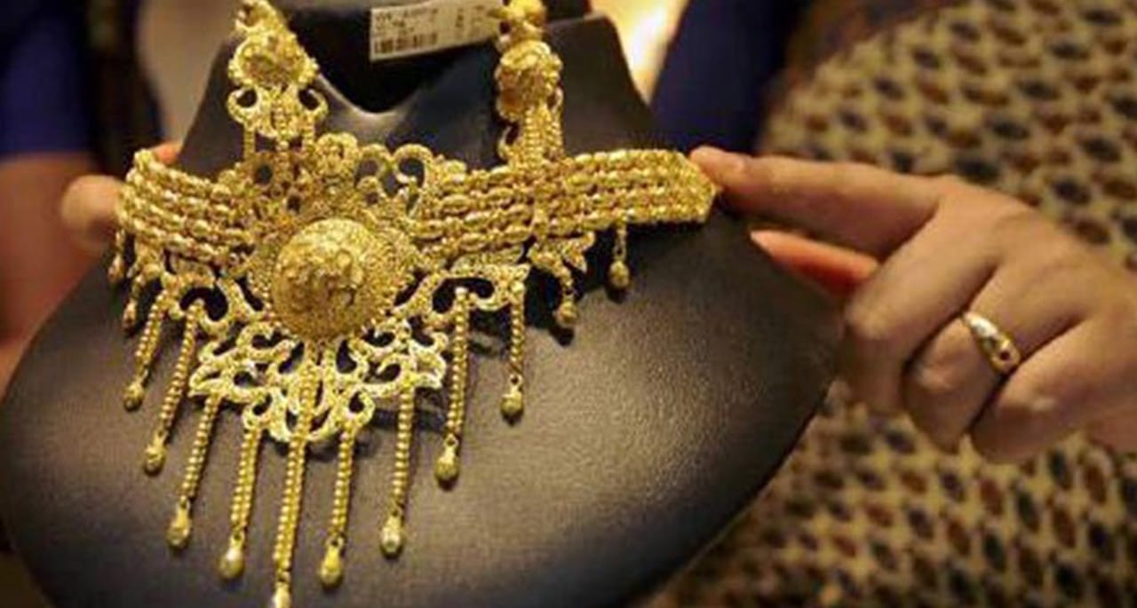 ملک میں سونے کی قیمت میں یکدم بڑی کمی