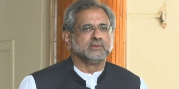 نوازشریف کا برطانیہ میں علاج ممکن نہ ہوا تو دوسرا ملک دیکھیں گے، شاہد خاقان