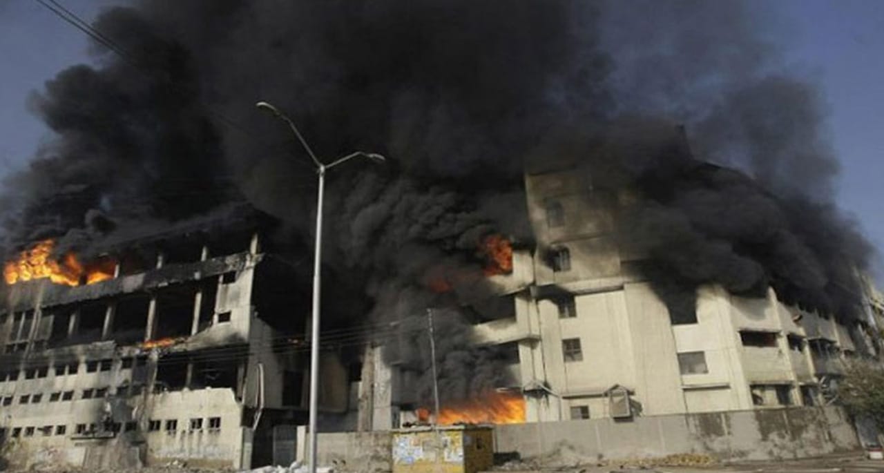 لگتا ہے بلدیہ فیکٹری آتشزدگی میں ملوث بڑی مچھلیوں کو تحفظ دیا گیا،سندھ ہائیکورٹ برہم