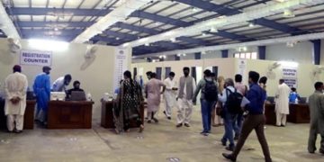 کراچی: 11 مزید ماس ویکسینیشن سینٹرز قائم کرنے کا اعلان