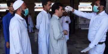 کراچی میں کورونا کیسز کی شرح میں اچانک اضافہ