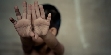 بچوں کے بال،کان کھینچنا، جوتے سے مارنا قابل سزا جرم قرار : بل قائمہ کمیٹی سے منظور