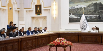 کابل: شاہ محمود کی ڈی جی آئی ایس آئی و دیگر حکام کے ہمراہ افغان وزیراعظم سے ملاقات