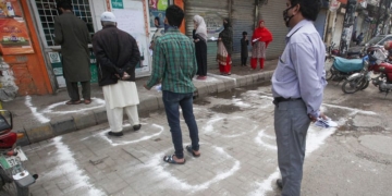 پاکستان میں کورونا کیسز کی شرح2فیصد سے بھی کم ہوگئی
