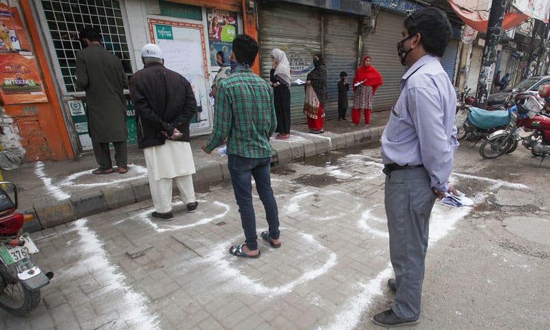 پاکستان میں کورونا کیسز کی شرح2فیصد سے بھی کم ہوگئی
