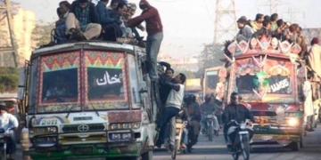 پیٹرولیم مصنوعات کی قیمتوں میں اضافے کے بعد ٹرانسپورٹ کرایوں میں من مانا اضافہ