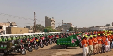 کراچی میں گھر کی دہلیز سے کچرا اٹھانے کا منصوبہ شروع