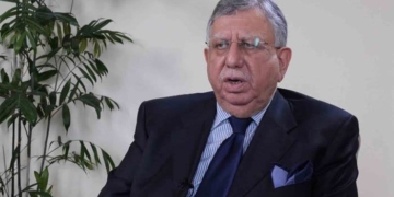 وزیر خزانہ کا اگلے 3 ماہ تک قیمتیں نیچے نہ آنے کا اشارہ