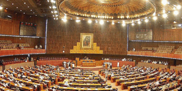 منی بجٹ: درآمدگی گاڑیوں پر ٹیکس بڑھ گیا، نمک مرچ پر ٹیکس ختم، بچوں کے دودھ پر رعایت