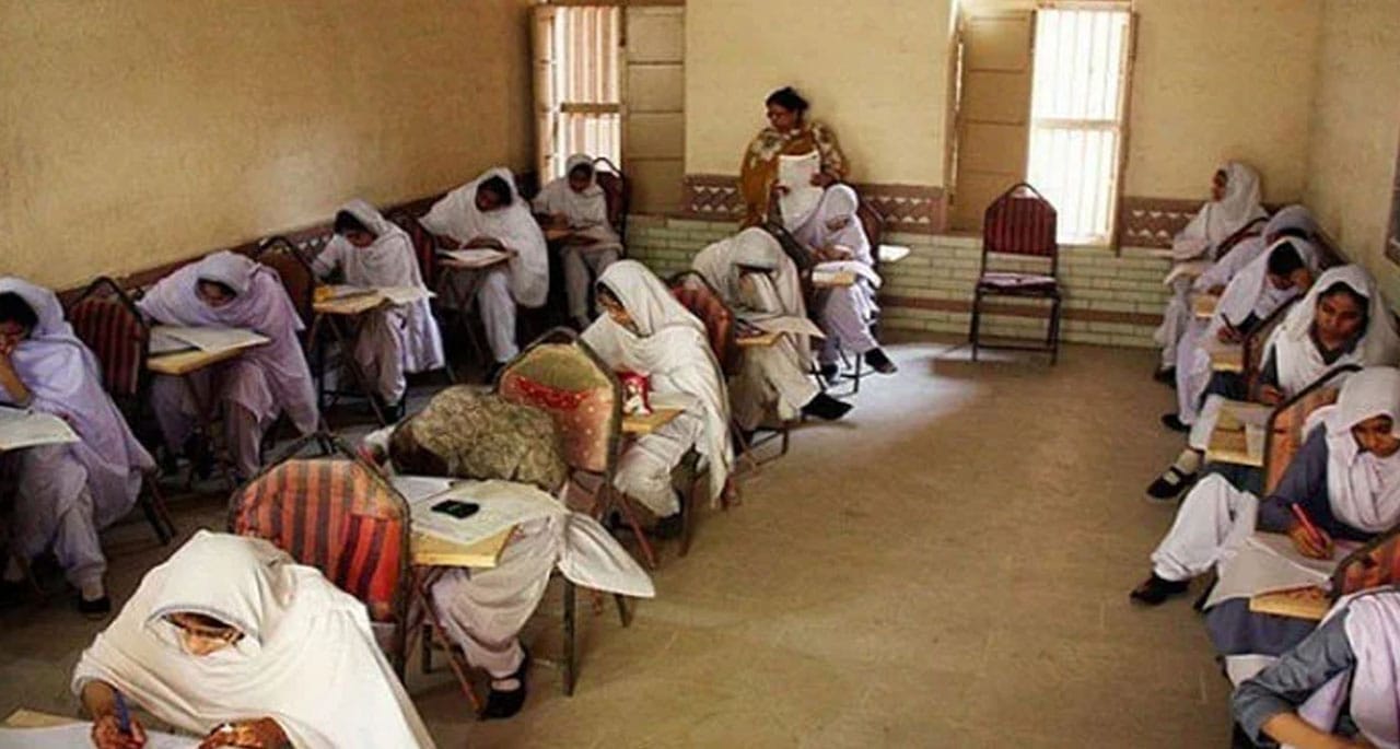 سندھ، پنجاب میں شدید گرمی، امتحانی مراکز پر لوڈ شیڈنگ