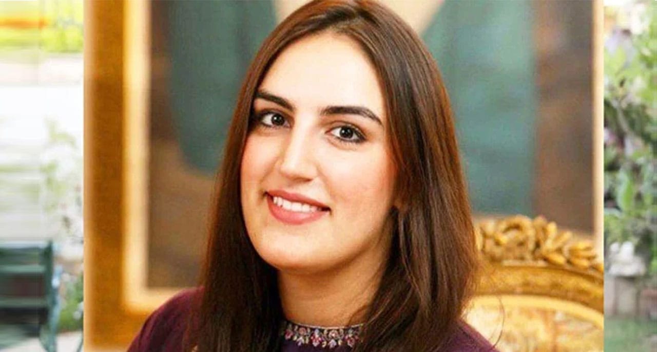 زرداری کیخلاف بیان پر بختاور بھٹو کا عمران خان کو کرارا جواب