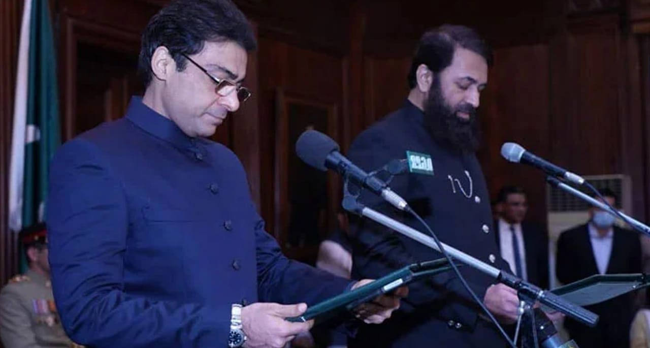 حمزہ شہباز نے وزارتِ اعلیٰ کا حلف اٹھا لیا