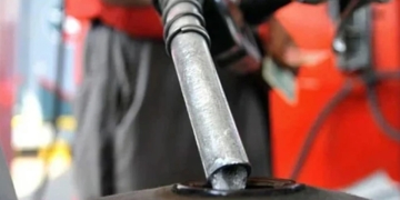 آئندہ ماہ عوام پر پیٹرول بم گرائے جانے کا امکان