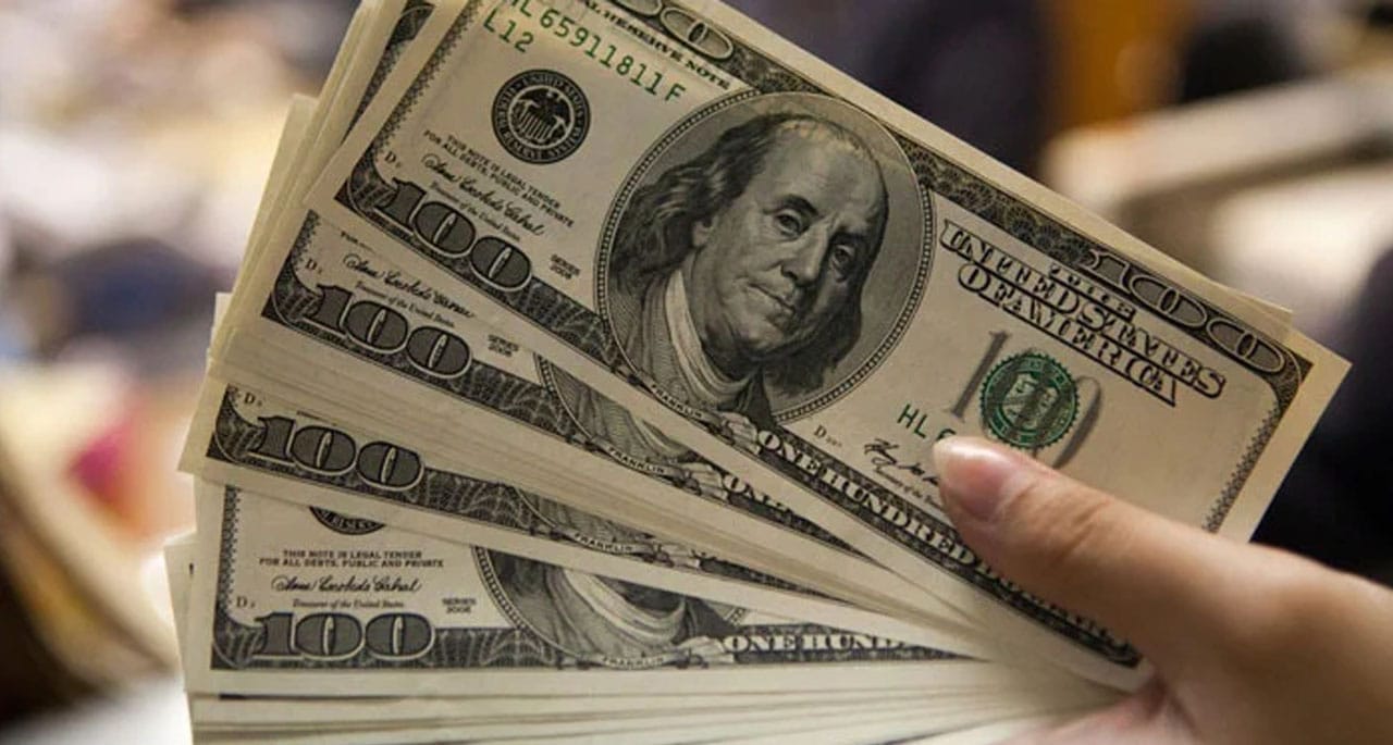 ڈالر ریکارڈ 228 کا ہوگیا