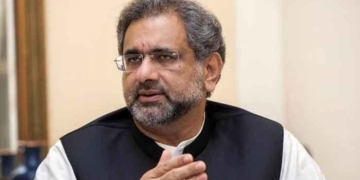 عمران خان کی طرح اٹھ کر بھاگیں گے نہیں، شاہد خاقان عباسی