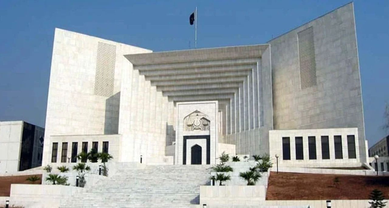 سپریم کورٹ نے وزیراعلیٰ پنجاب کے انتخاب کے معاملے میں توہین عدالت کے ٹھوس شواہد مانگ لیے