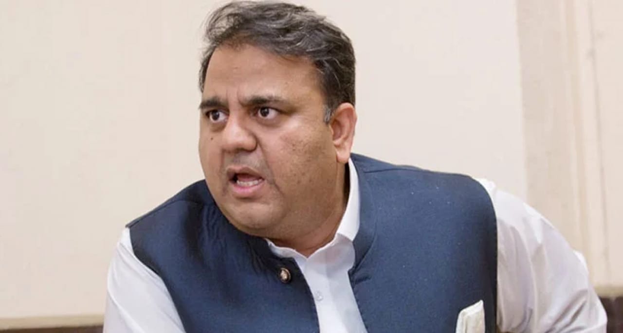 وزیرِ اعظم ہاؤس میں بات کرنا محفوظ نہیں، فواد چوہدری