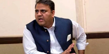 فوادچوہدری کا ٹوئٹر اکاؤنٹ ہیک، مولانا فضل الرحمٰن کے انتقال کی خبر شیئر کردی گئی