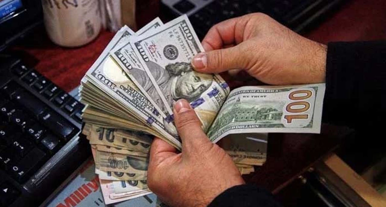 ڈالر آج سستا ہونے لگا