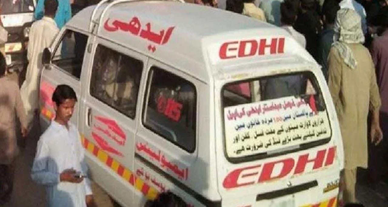 جامشورو ٹرک اور بس میں تصادم، 10 افراد جاں بحق