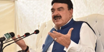 عمران خان آج سیاست کے آخری 5 اوور کروانے جا رہے ہیں شیخ رشید