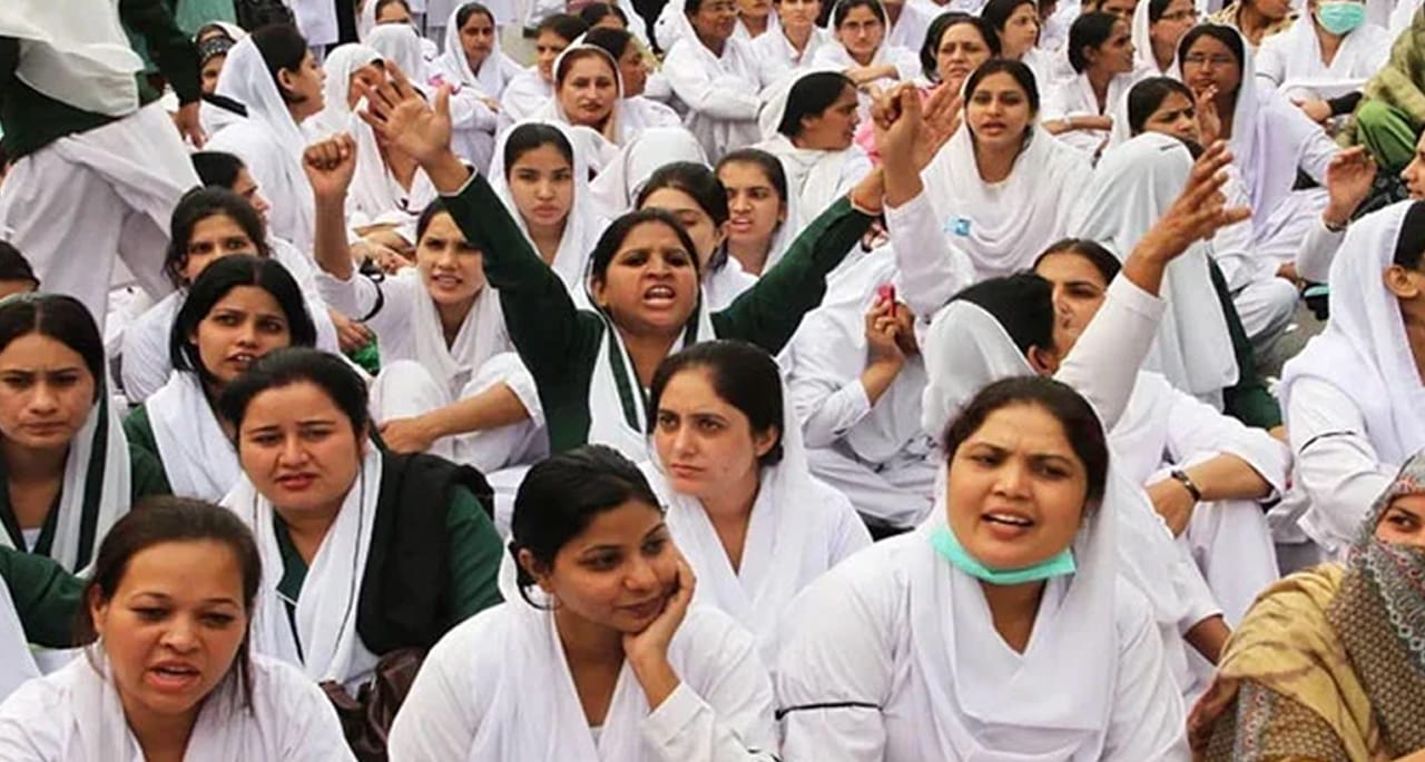 ینگ نرسز ایسوسی ایشن کا احتجاج دوسرے روز بھی جاری