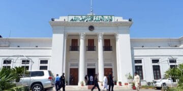 کے پی اسمبلی آج ٹوٹے گی یا نہیں؟ پی ٹی آئی قیادت تقسیم
