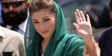 مریم نواز کا جنوری میں پاکستان واپسی کا امکان، نواز شریف نے اہم ٹاسک دیدیا
