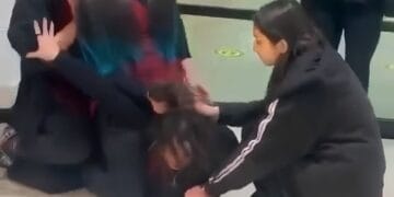 لاہور: کلاس فیلو طالبہ پر تشدد، اسکول کی رجسٹریشن معطل