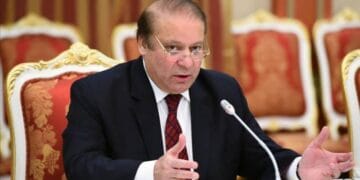 پاکستان کو مشکلات سے ہم نکالیں گے نواز شریف