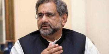 سابق وزیر اعظم شاہد خاقان عباسی کے ناقابل ضمانت وارنٹ جاری
