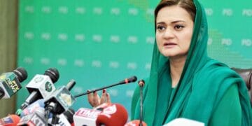 عمران خان پہلے اعلان کریں کہ وہ کس مقدمے میں گرفتاری دیں گے: مریم اورنگزیب