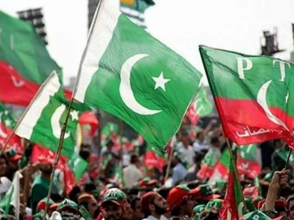 پاکستان تحریک انصاف کی جیل بھرو تحریک  کیلئے رجسٹریشن کا بھرپورآغاز
