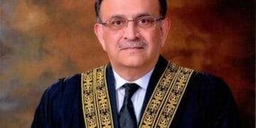چیف جسٹس کے ریمارکس پر تنقید، اٹارنی جنرل کا وفاقی وزیر قانون کو خط