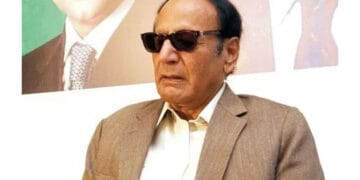 پاکستان مسلم لیگ (ق) کے سربراہ نے پرویز الٰہی کو پارٹی عہدے سے برخاست کر دیا