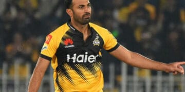 پی ایس ایل کا نمائشی میچ:افتخار احمد کےوہاب ریاض کوایک اوور میں 6چھکے