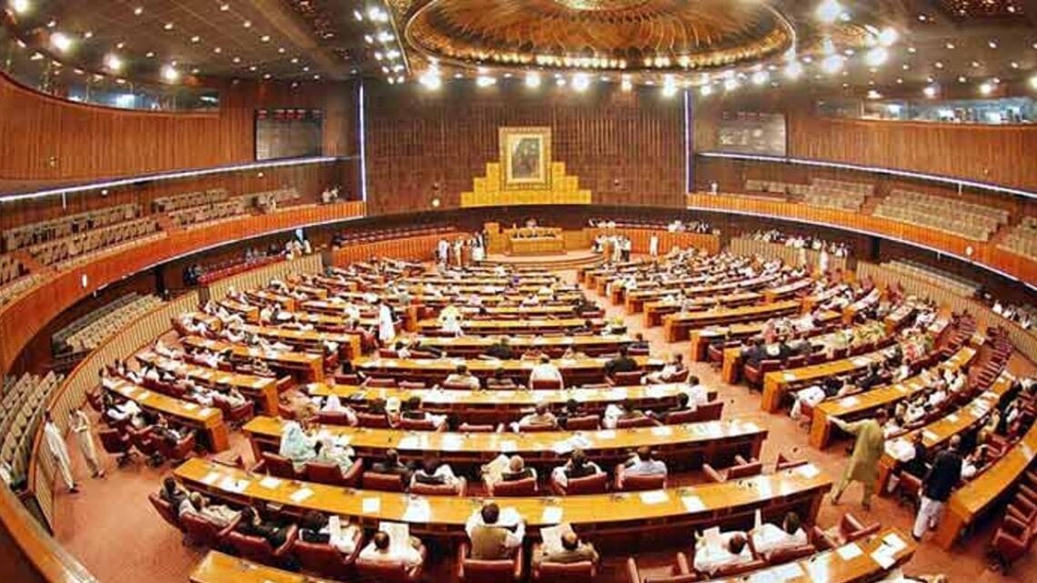 پی ٹی آئی اراکین کے استعفے منظور کرنے کا حکم معطل