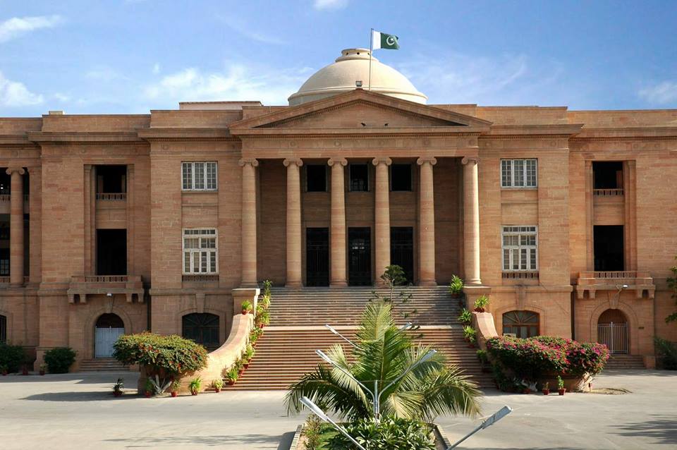 سندھ ہائیکورٹ: کیماڑی میں زہریلی گیس سے ہلاک تمام افراد کے پوسٹ مارٹم کا حکم