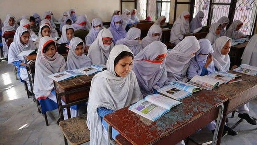 سندھ حکومت نے پرائمری اسکولزکے طلبا کا ڈیٹا کمپیوٹرائزڈ کرنے کا فیصلہ کرلیا