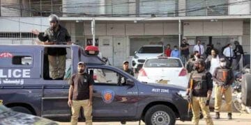 کراچی: نادرن بائی پاس اسکیم 33 میں مبینہ پولیس مقابلہ، 2ملزم زخمی حالت میں گرفتار