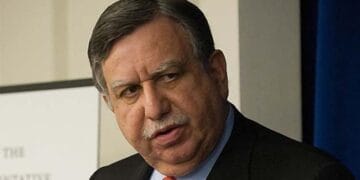 کرپشن کیس ختم کرانے کیلئے جنرل فیض سے سفارش کرائی تھی : شوکت ترین کا اعتراف