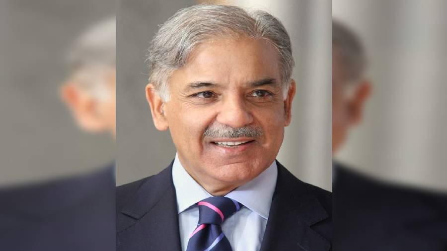 وزیراعظم نے کراچی میں گیس لوڈ شیڈنگ کا مسئلہ ایک دن میں حل کرا دیا