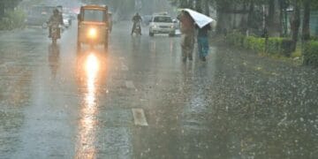 پنجاب اور سندھ میں بارش اور ژالہ باری سے موسم سرد ہوگیا