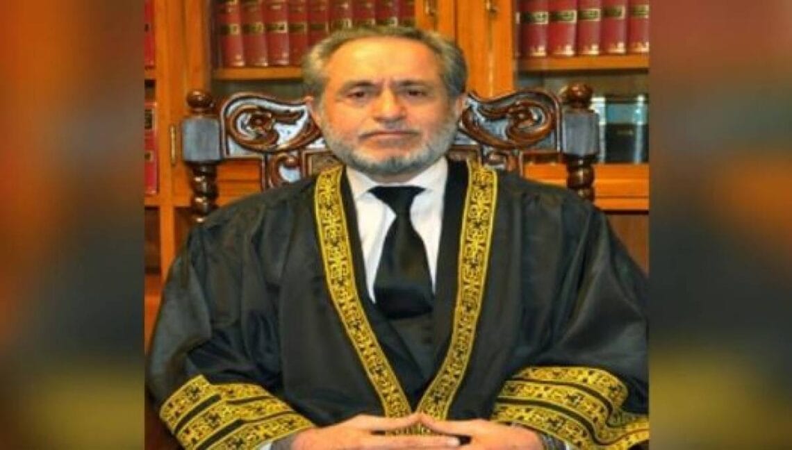 جسٹس جمال مندوخیل کی معذرت، سپریم کورٹ کا بنچ پھر ٹوٹ گیا