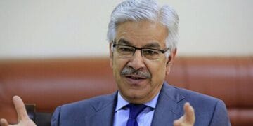 بینچ ٹوٹنے کا مطلب ہے، سب ٹھیک نہیں چل رہا،خواجہ آصف