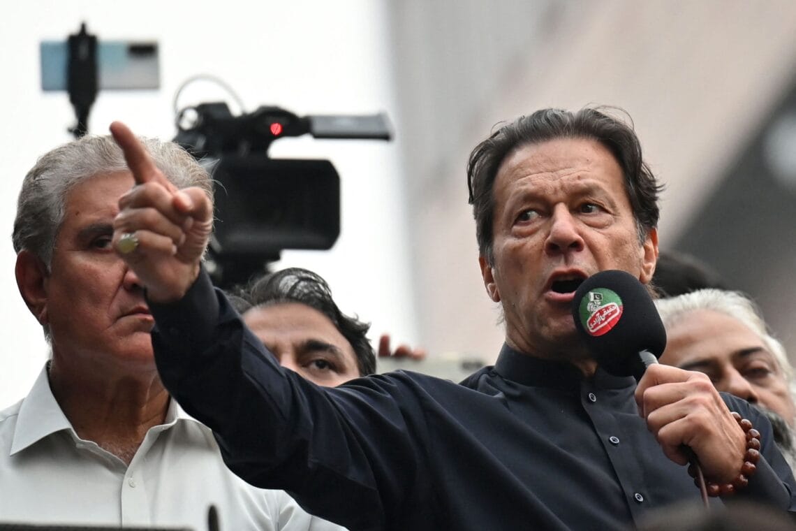 میرے دور میں طاقت میرے پاس نہیں جنرل باجوہ کے پاس تھی، عمران خان