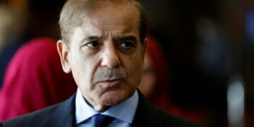 سابق چیف جسٹس پاکستان ثاقب نثار نے انصاف کے نام پر اپنی سیاسی دکان چمکائی ، وزیر اعظم